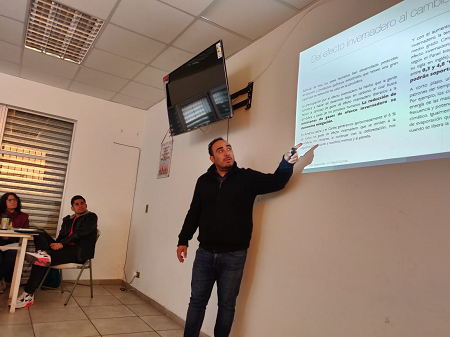 Académico Usach realizó clases ciudadanas para vecinos de Maipú