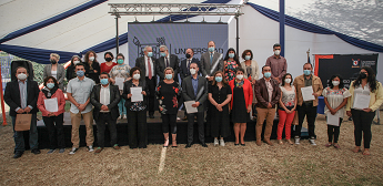 Universidad de Santiago reconoce a egresadas/os y académicas/os por su aporte a la vinculación con el medio