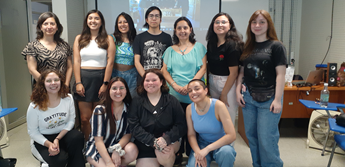 Facultad de Humanidades impulsa proyecto para revalorizar el rol de las mujeres recolectoras de frutos en la Patagonia chilena