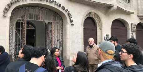 Estudiantes de la Facultad de Arquitectura y Ambiente Construido participaron como guías en Día de los Patrimonios