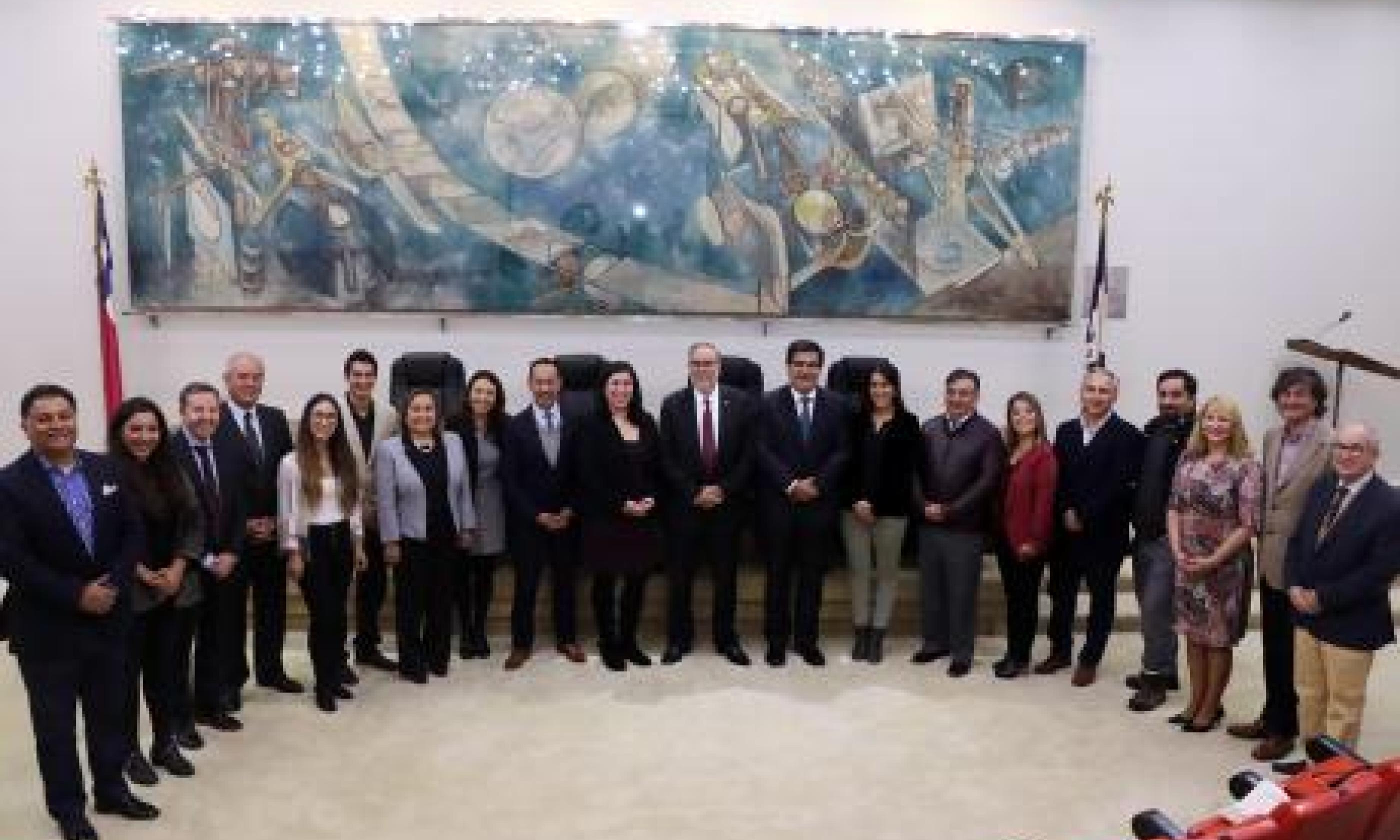 Reconocidos egresados se reúnen en nuestro plantel para compartir sus experiencias de aporte al país