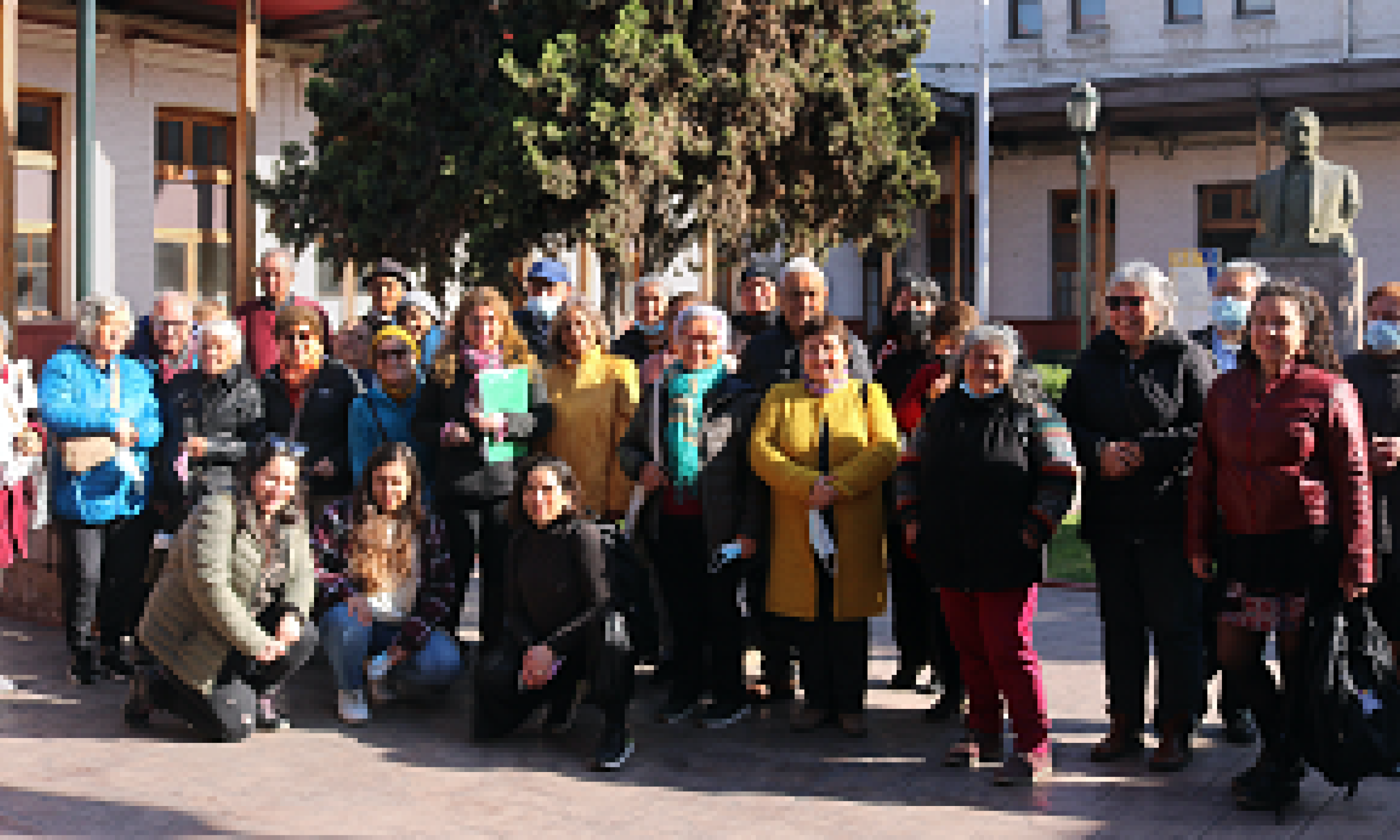 Adultos mayores de Melipilla realizan ruta patrimonial en campus Usach