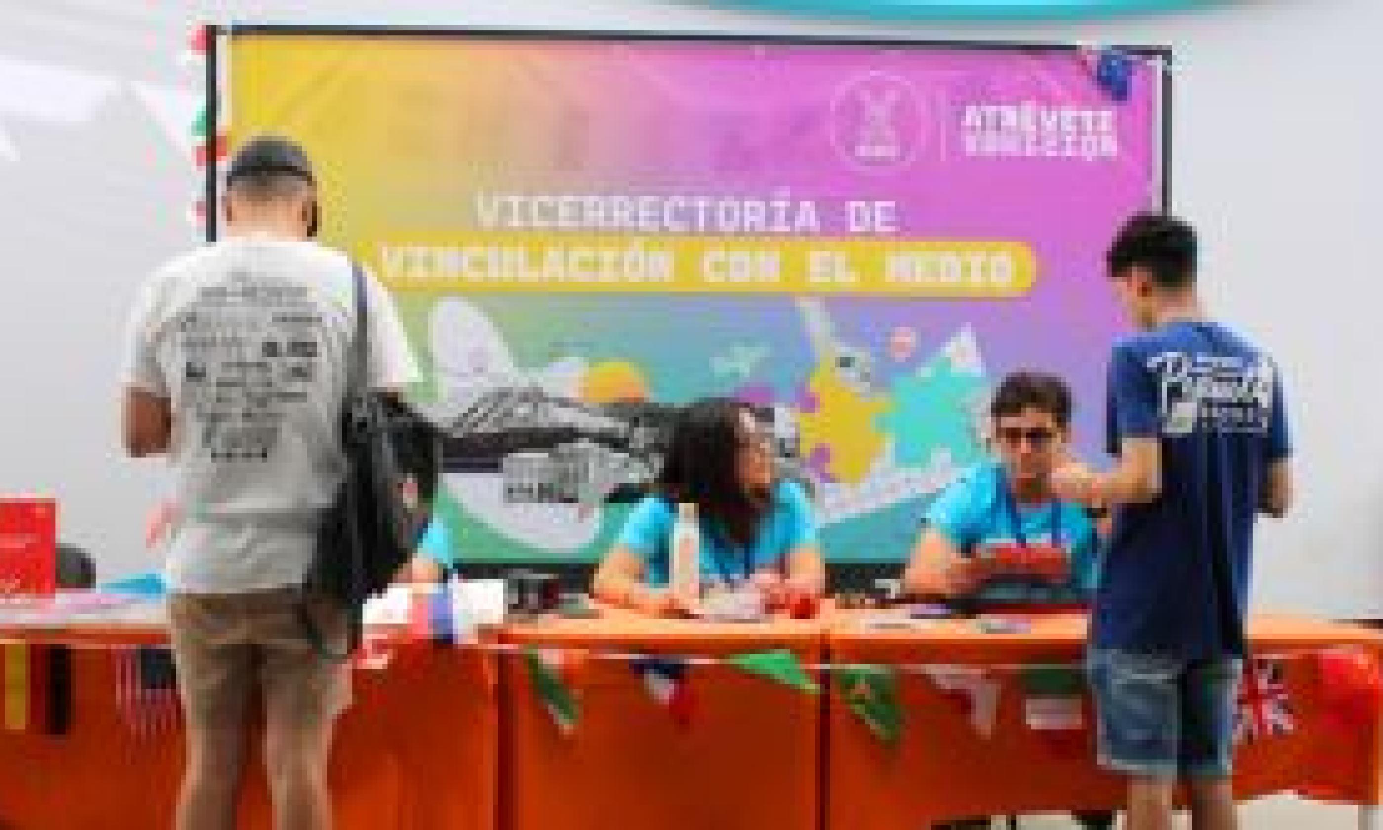 Usach Internacional, Planetario, Editorial y Tienda Usach: La presencia VIME en la Feria de Postulantes 2025