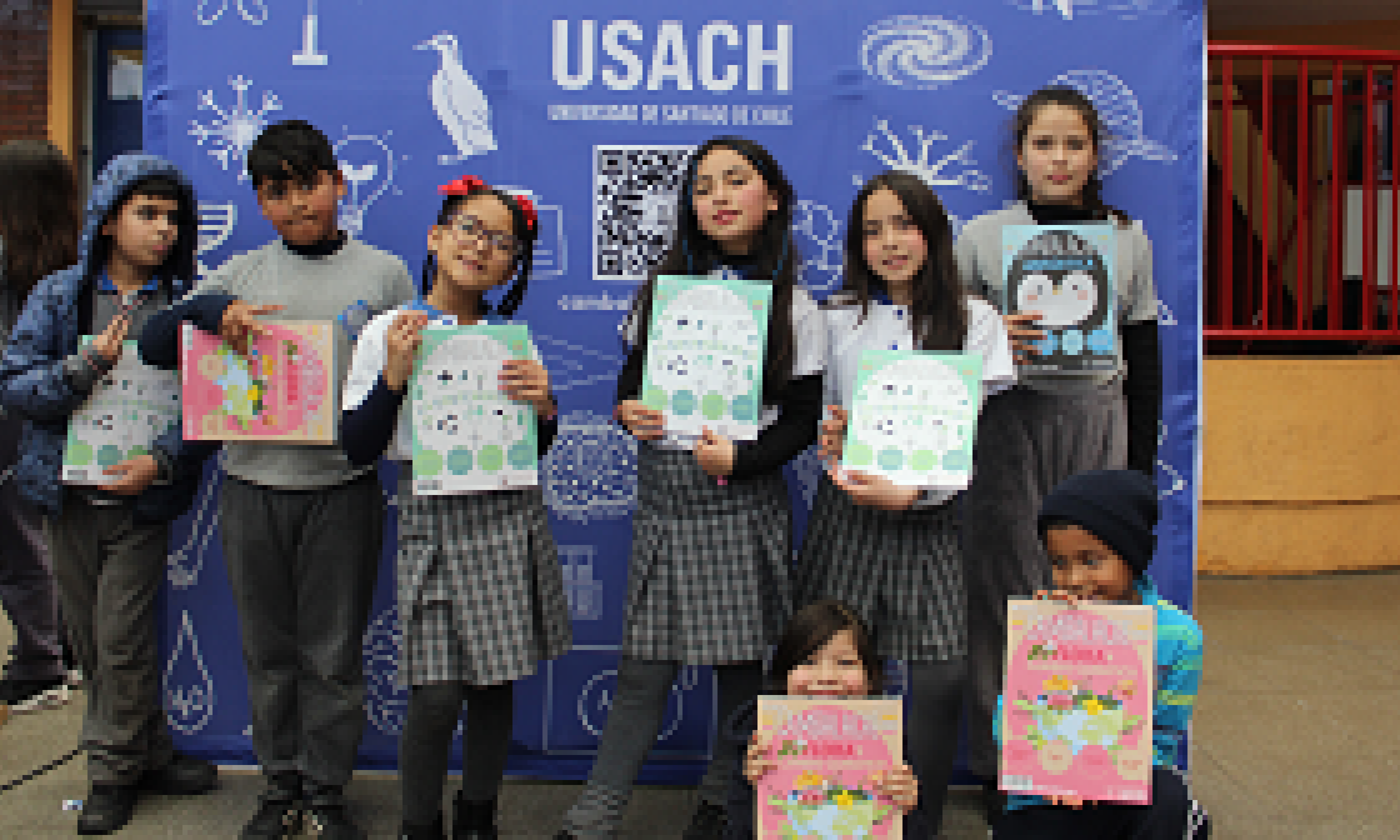 Usach realiza itinerancia científica de Revista Cambalache en Colegio Piamarta