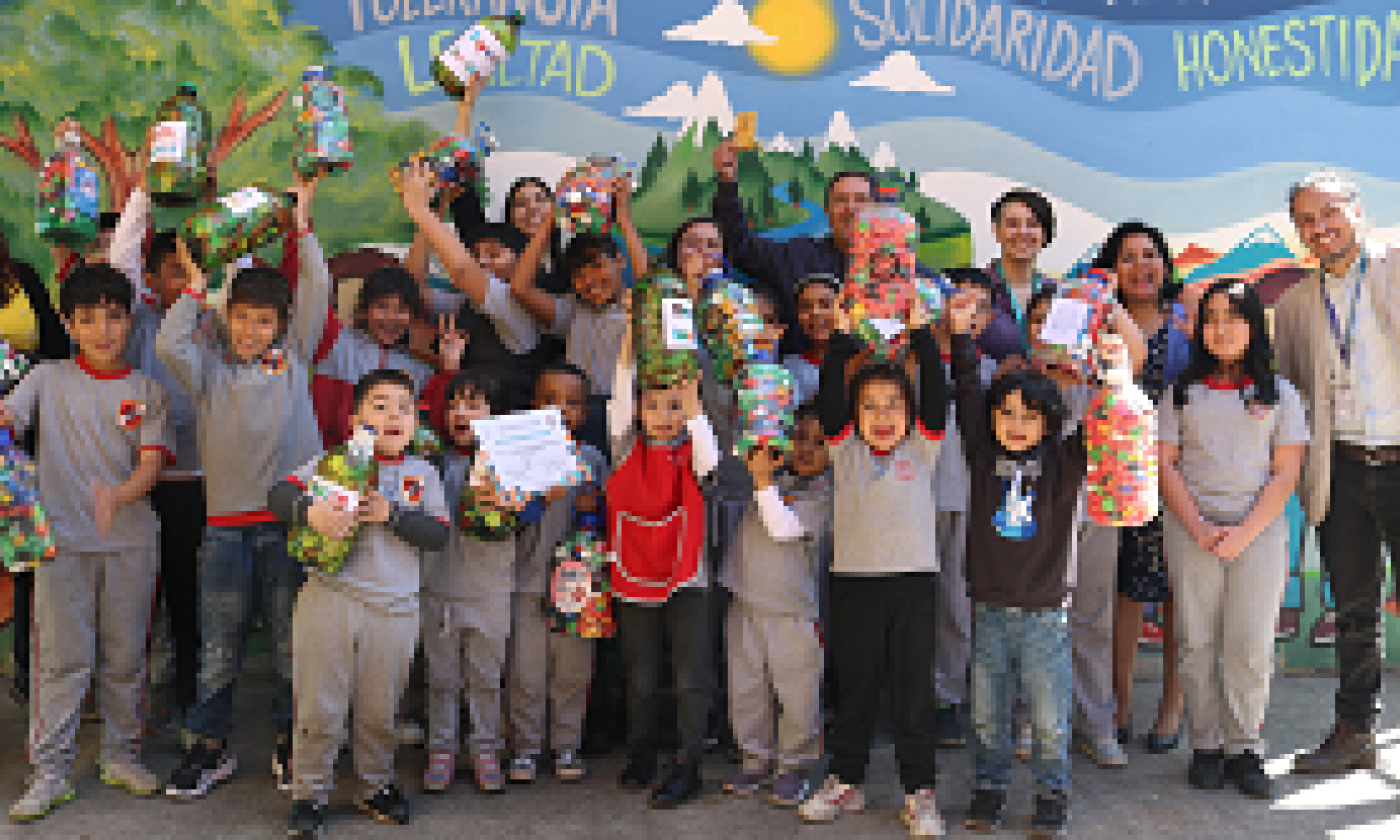 “Transforma Tu Tapa”: Tres colegios de Estación Central aportan en campaña de reciclaje de la Usach