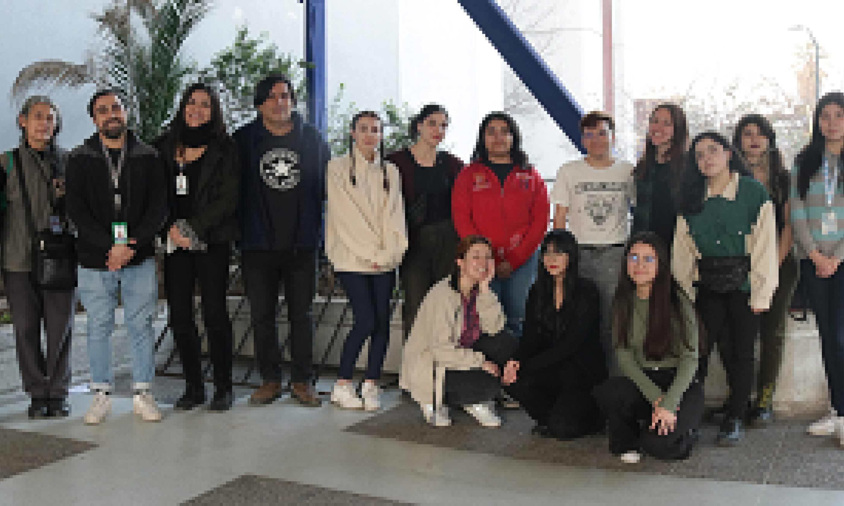 Estudiantes FACIMED realizan huerto comunitario en el Hospital San Juan de Dios