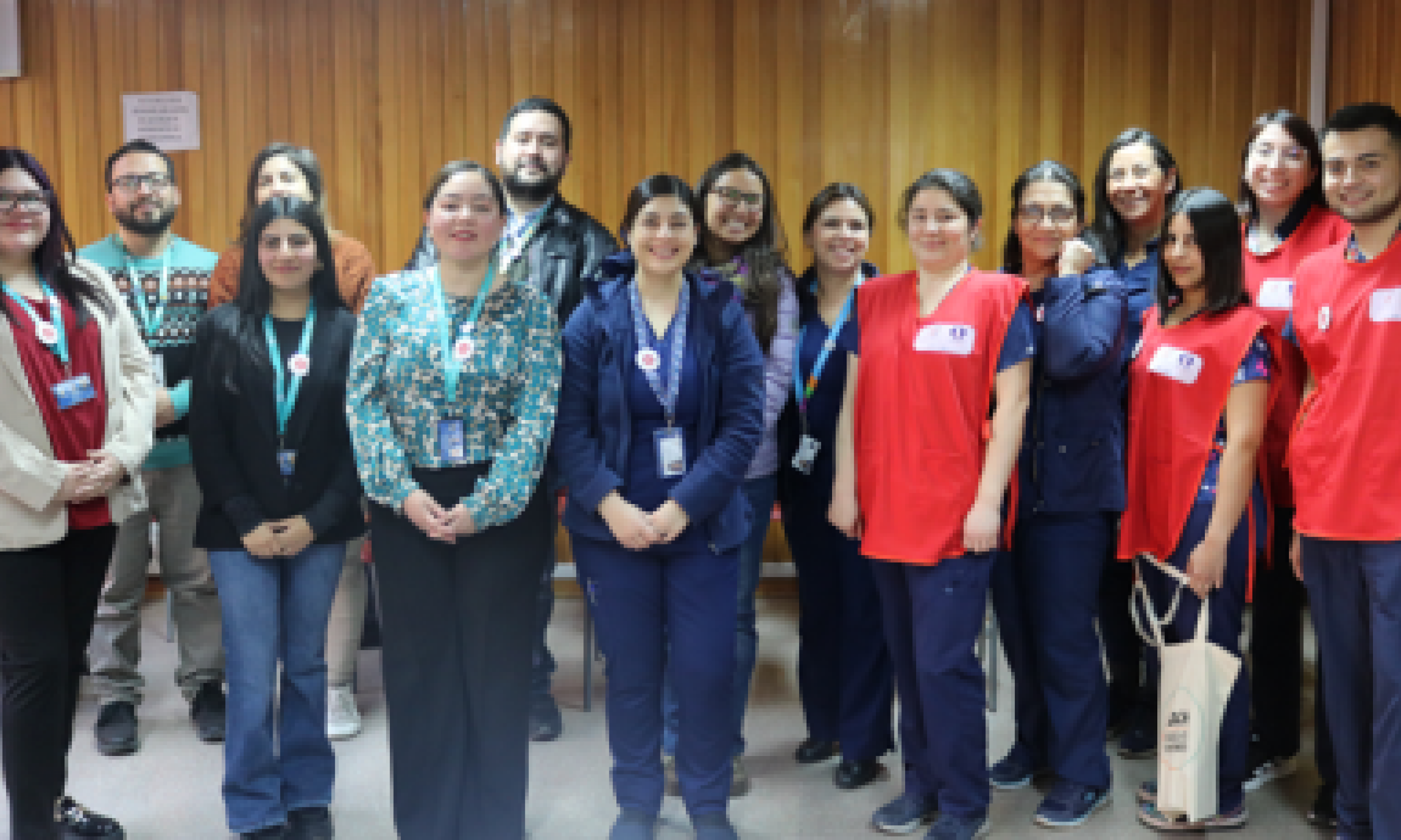 “Vistiéndonos de seguridad”: Usach impulsa proyecto pionero en administración segura de medicamentos